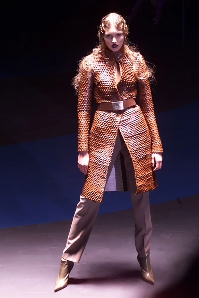 Look 3